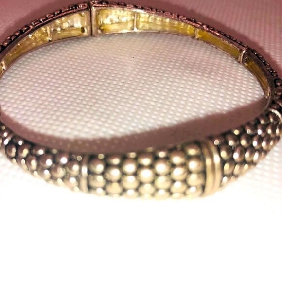 Textured silver tone stretch bracelet - Picture 1 of 4